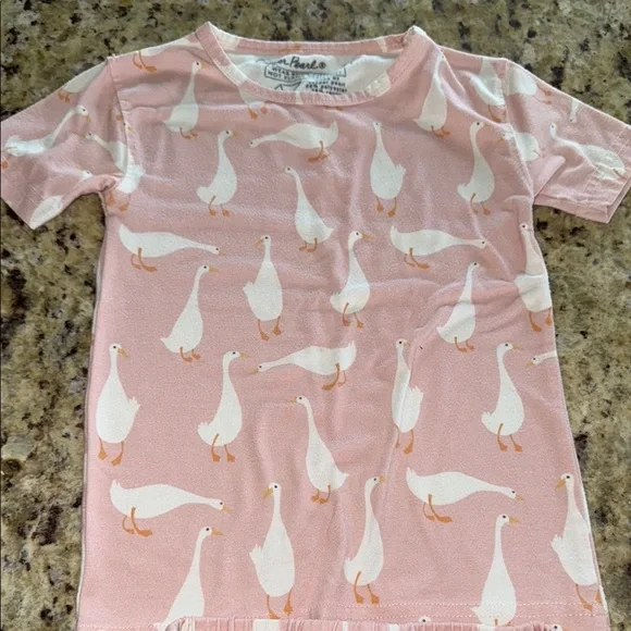 Pink Goose Print Pajama Set for Cozy Nights - Picture 2 of 6